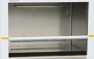 30% Air Exhaust 70% Air Recirculation Biological Safety Cabinet detail - Up and down movable glass window.
