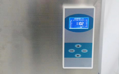 Automatic Steam Sterilizer Quick Open Type detail - LCD display, clearly show the sterilization process.