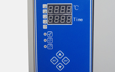 Benchtop Class B Pulse Vacuum Steam Sterilizer detail - LED display, clearly showing the temperature and time, the sterilization process is clearly visible.