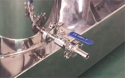 Ethanol Centrifuge Extractor For Hemp CBD Oil detail - Jacketed type with feeding port, can connect with recirculating chiller for cooling.